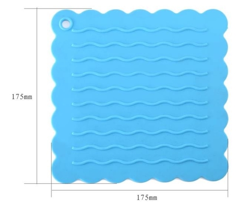 美食家のPlacematのシリコーンの台所用具は水波パターンを浮彫りにしました