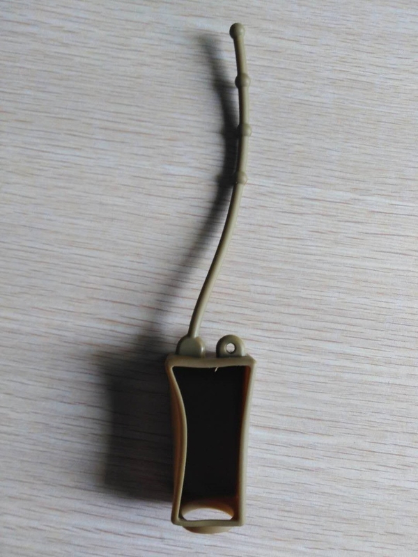 手のSanitizerのためのPPのびんが付いている黒い色29MLのシリコーンの徳利立て